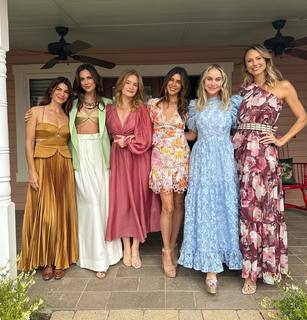 Odette Annable feet photo thumbnail
