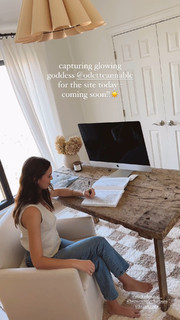 Odette Annable feet photo thumbnail