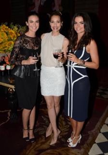 Odette Annable feet photo thumbnail