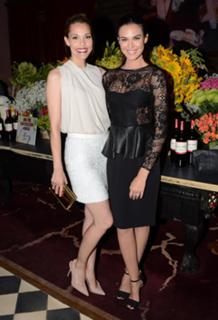 Odette Annable feet photo thumbnail