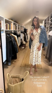 Odette Annable feet photo thumbnail