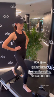 Odette Annable feet photo thumbnail