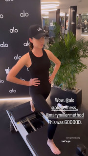 Odette Annable feet photo thumbnail
