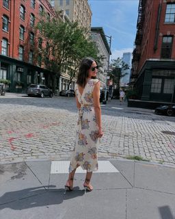 Odette Annable feet photo thumbnail