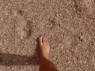 Odette Annable feet photo thumbnail