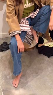 Odette Annable feet photo thumbnail
