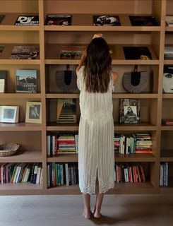 Odette Annable feet photo thumbnail