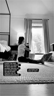 Odette Annable feet photo thumbnail