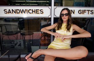 Odette Annable feet photo thumbnail
