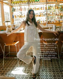 Odette Annable feet photo thumbnail