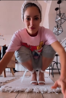 Oka Giner feet photo 11