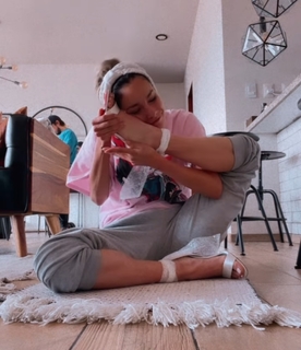 Oka Giner feet photo 8