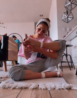 Oka Giner feet photo 7