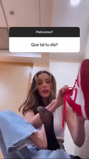 Oka Giner feet photo 17