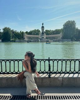 Oka Giner feet photo 20