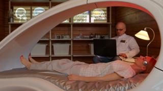 Oksana Akinshina feet photo thumbnail