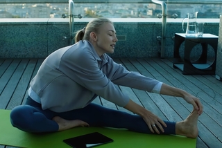 Oksana Akinshina feet photo thumbnail