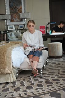 Oksana Akinshina feet photo thumbnail