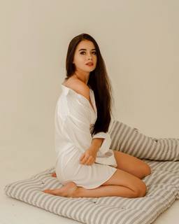 Olesya Ivanchenko feet photo thumbnail