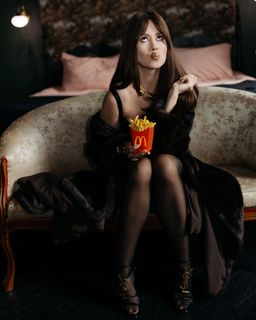 Olesya Ivanchenko feet photo thumbnail