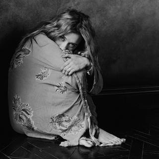 Olesya Rulin feet photo thumbnail