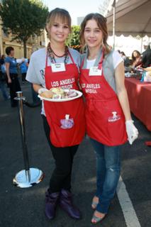 Olesya Rulin feet photo thumbnail