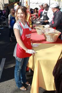 Olesya Rulin feet photo thumbnail