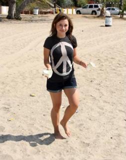 Olesya Rulin feet photo thumbnail