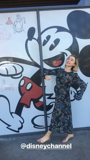 Olesya Rulin feet photo thumbnail