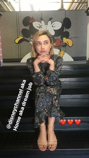 Olesya Rulin feet photo thumbnail
