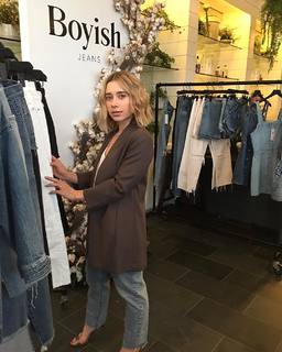 Olesya Rulin feet photo thumbnail