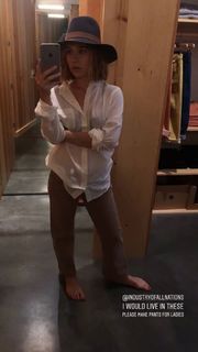 Olesya Rulin feet photo thumbnail