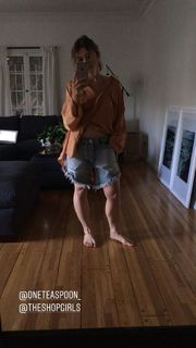 Olesya Rulin feet photo thumbnail