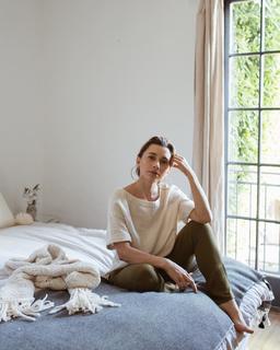 Olesya Rulin feet photo thumbnail