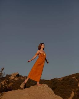 Olesya Rulin feet photo thumbnail