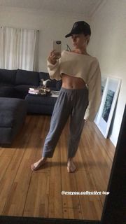 Olesya Rulin feet photo thumbnail