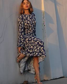 Olesya Rulin feet photo thumbnail