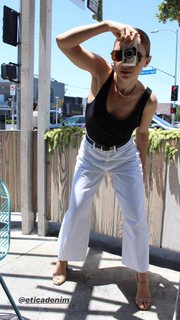 Olesya Rulin feet photo thumbnail