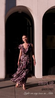 Olesya Rulin feet photo thumbnail