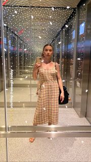 Olesya Rulin feet photo thumbnail