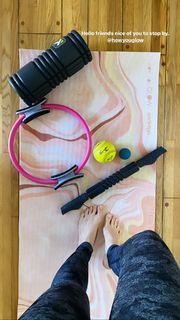 Olesya Rulin feet photo thumbnail