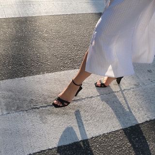 Olesya Rulin feet photo thumbnail