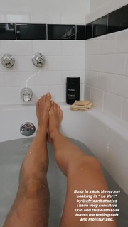 Olesya Rulin feet photo thumbnail