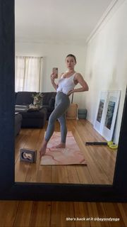 Olesya Rulin feet photo thumbnail