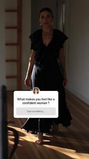 Olesya Rulin feet photo thumbnail