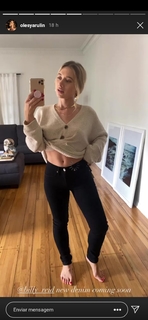 Olesya Rulin feet photo thumbnail