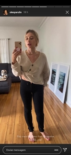 Olesya Rulin feet photo thumbnail