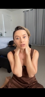 Olesya Rulin feet photo thumbnail