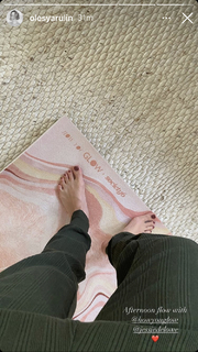 Olesya Rulin feet photo thumbnail