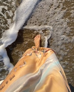 Olesya Rulin feet photo thumbnail